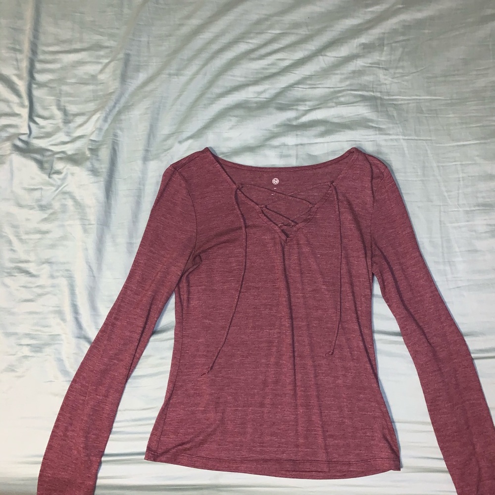 V-neck t-shirt
